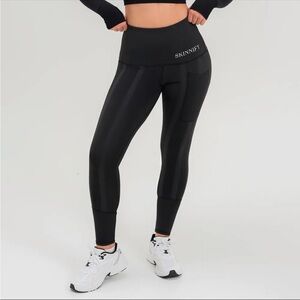 SKINNIFY 2x resistance bands women's Black High-Waist Leggings